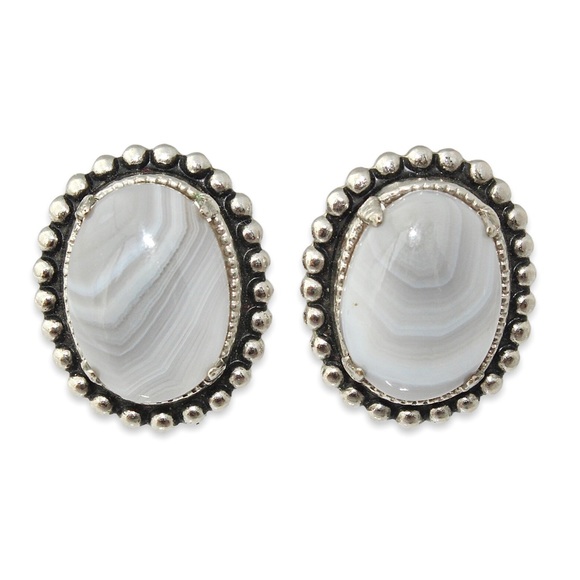 Vintage Grey Banded Agate Screw Back Earrings Oval Cabochon Silver Tone Clip On - Picture 1 of 4